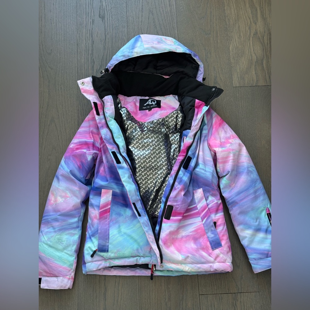 Arctic Queen Kids Colorful Jacket. Ski Jacket. NEW. Size S (10-12 years )